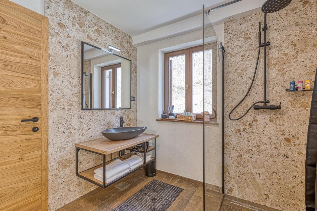 Resort Stari Malni, Osilnica - Vacation Houses Stari Malni エクステリア 写真